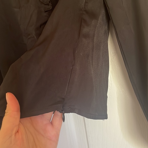 ASTR the Label Black Keyhole Cutout Top Size Small New with Tags! - Picture 5 of 9